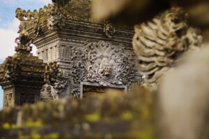 découvrez les trésors cachés de bali, des endroits secrets et authentiques loin des sentiers touristiques pour une expérience unique et inoubliable.