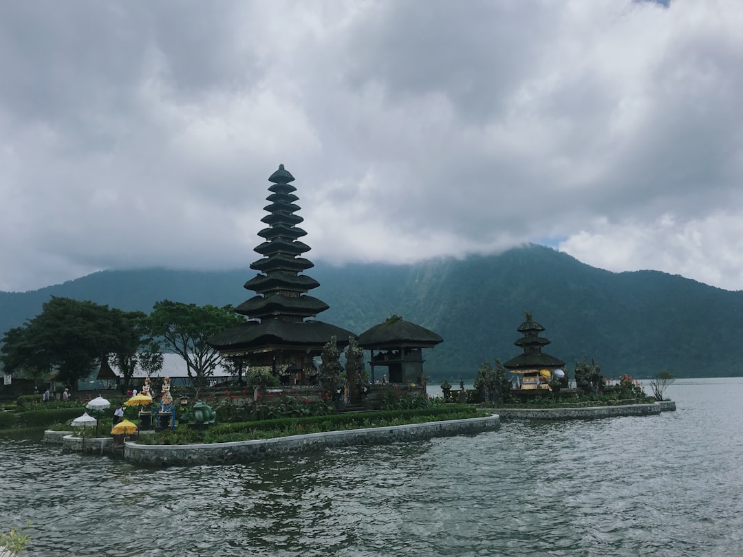 conseils essentiels pour voyager en toute sécurité à bali : informations sur la santé, la sécurité locale, et astuces pour profiter pleinement de votre séjour.